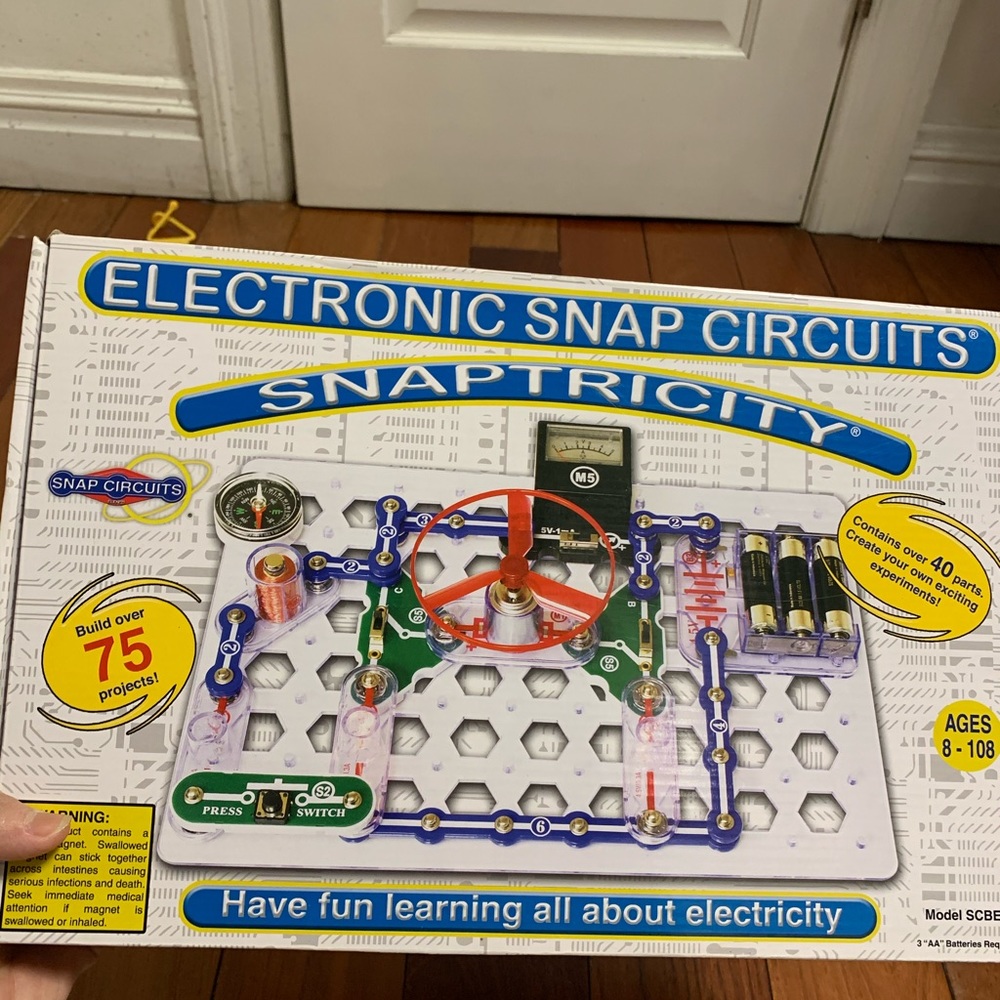 Brand new electronic snap circuit
